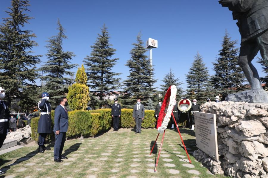 Cumhuriyetin 98. Yılı Nedeniyle Atatürk Anıtı’na çelenk sunuldu