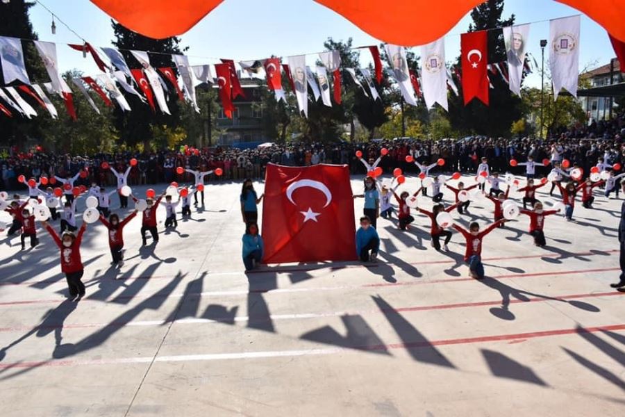 Dazkırı’da Cumhuriyet Bayramı coşkuyla kutlandı