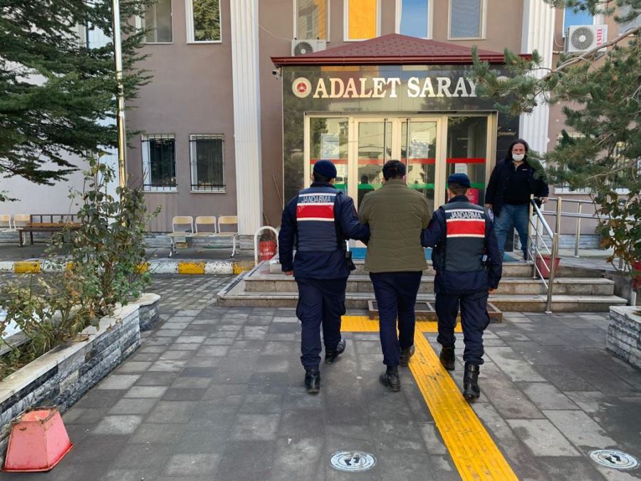 Tekel bayinin kasasından çıkanlar şaşırttı