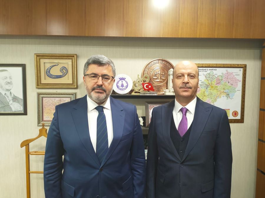 Başkan Bozkurt Özkaya ile projelerini görüştü