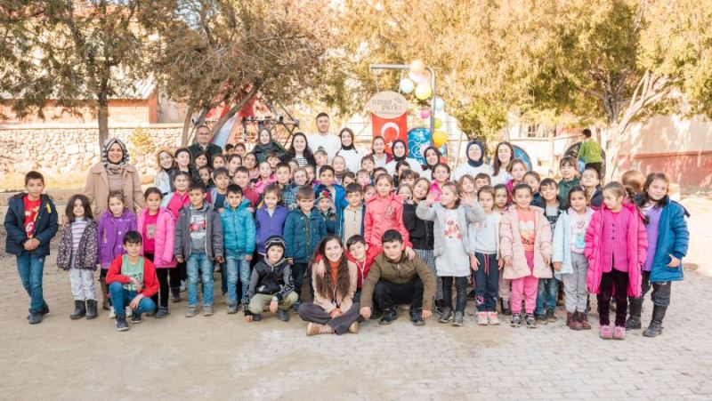 Köy çocuklarına en güzel hediye