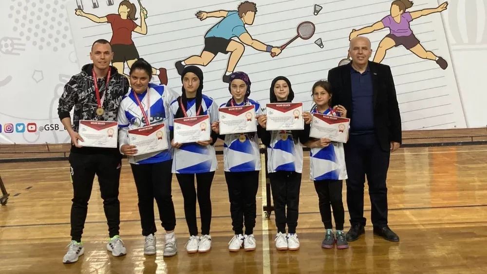 Sinanpaşa Kırka Şehit Ramazan Bağlan Ortaokulu Badminton