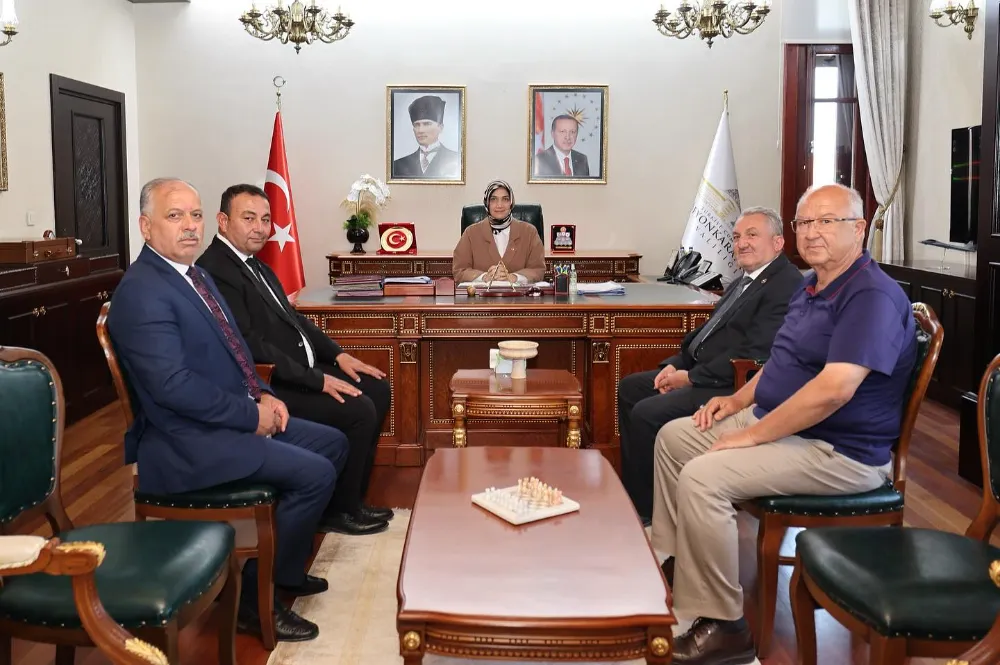 Vali Yiğitbaşı  AK Parti Evciler İlçe Başkanı Ve Meclis Üyelerini Ağırladı